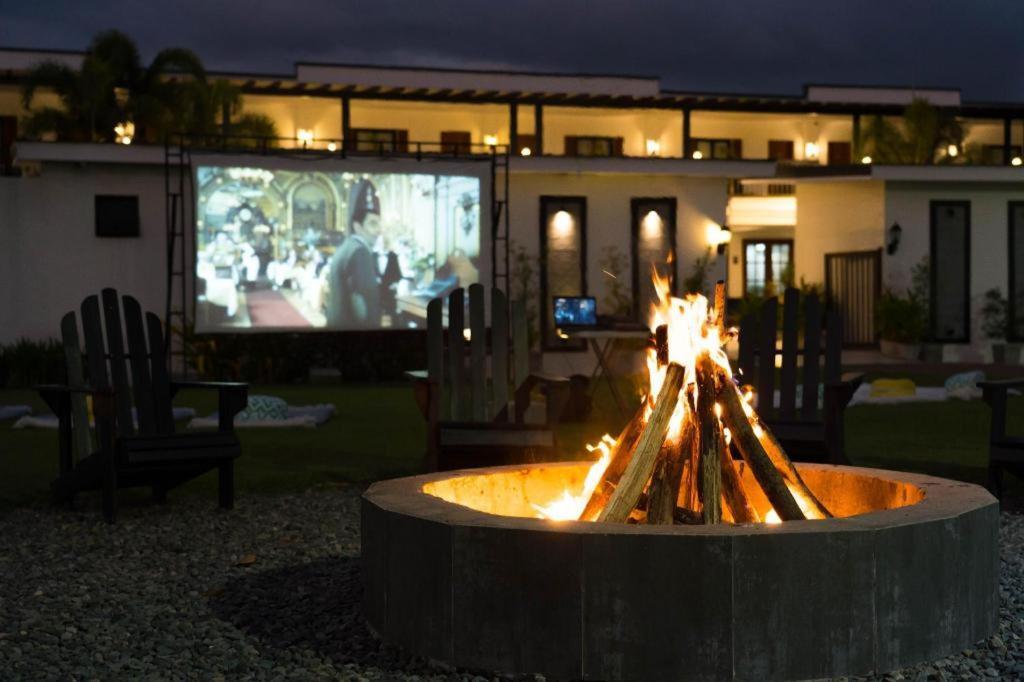 The Mansion Hotel Mabalacat Exterior photo