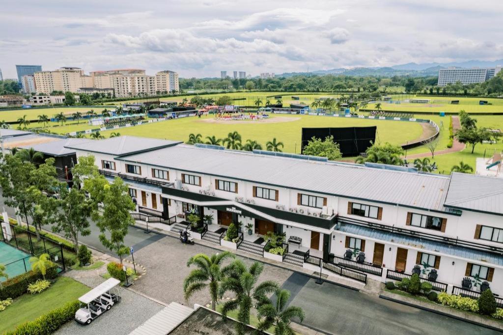 The Mansion Hotel Mabalacat Exterior photo