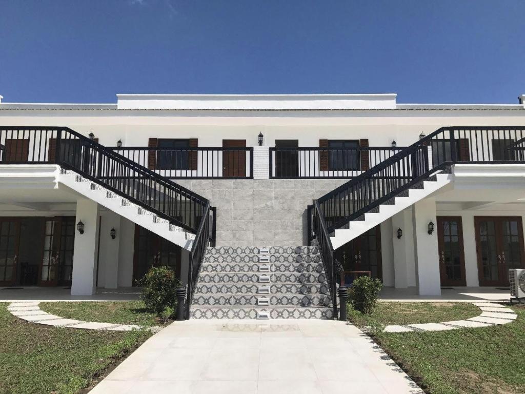 The Mansion Hotel Mabalacat Exterior photo