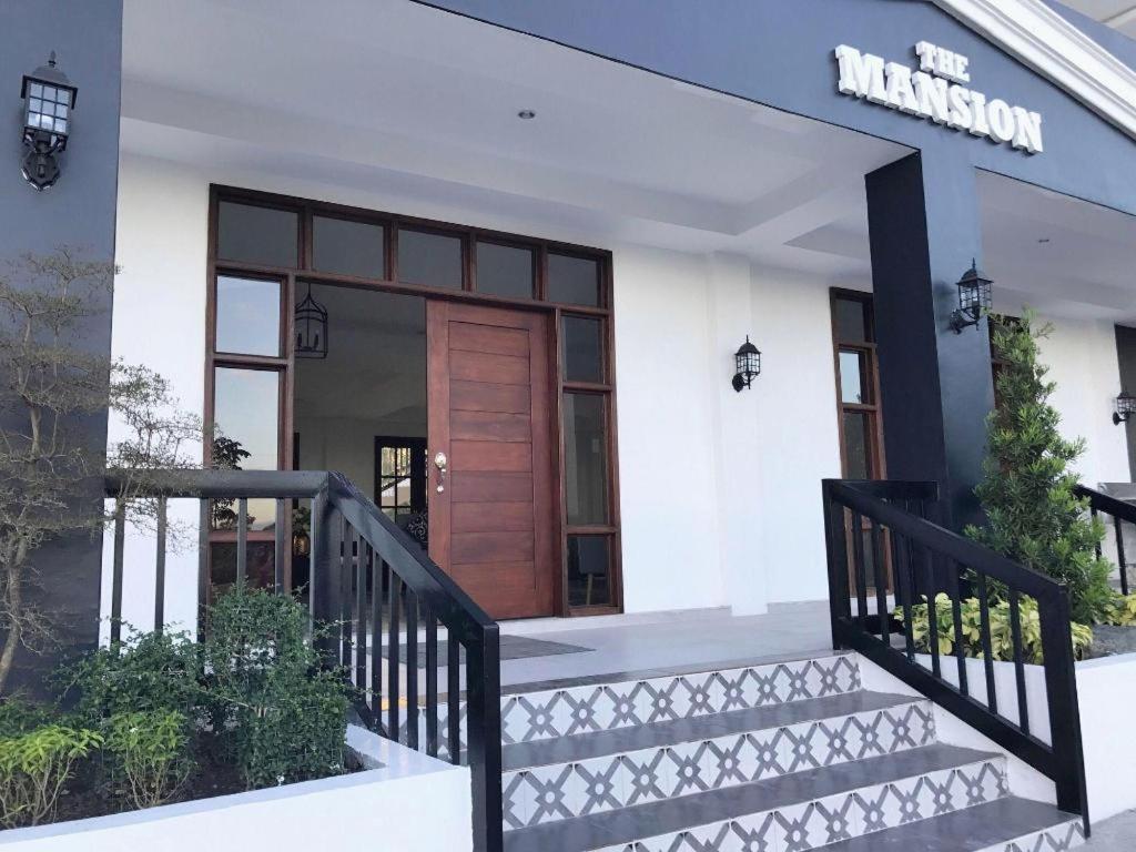 The Mansion Hotel Mabalacat Exterior photo