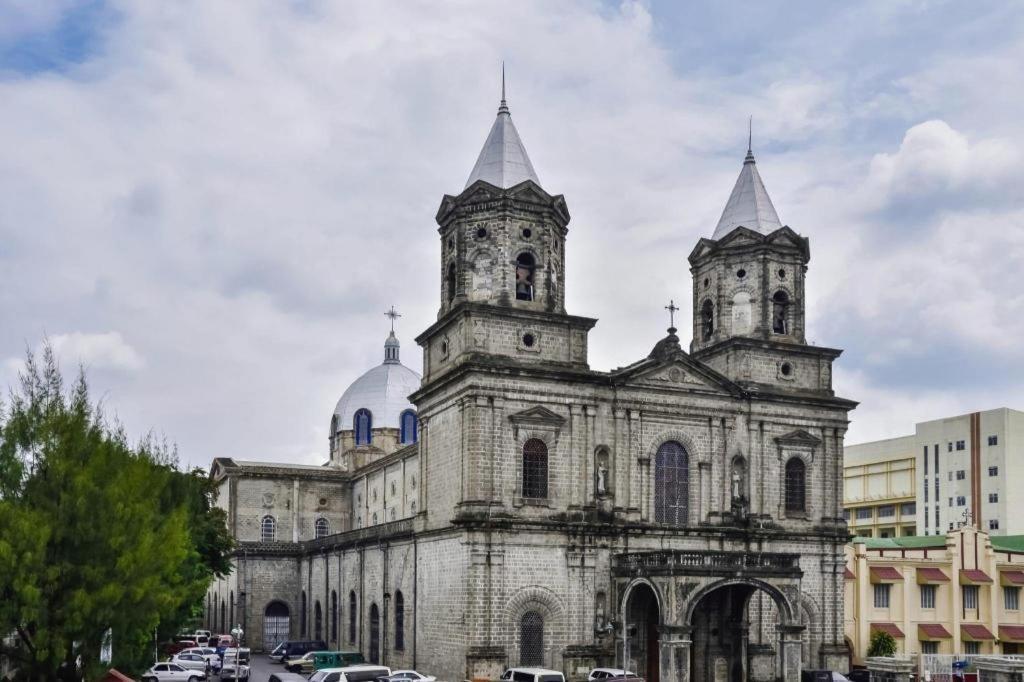 The Mansion Hotel Mabalacat Exterior photo