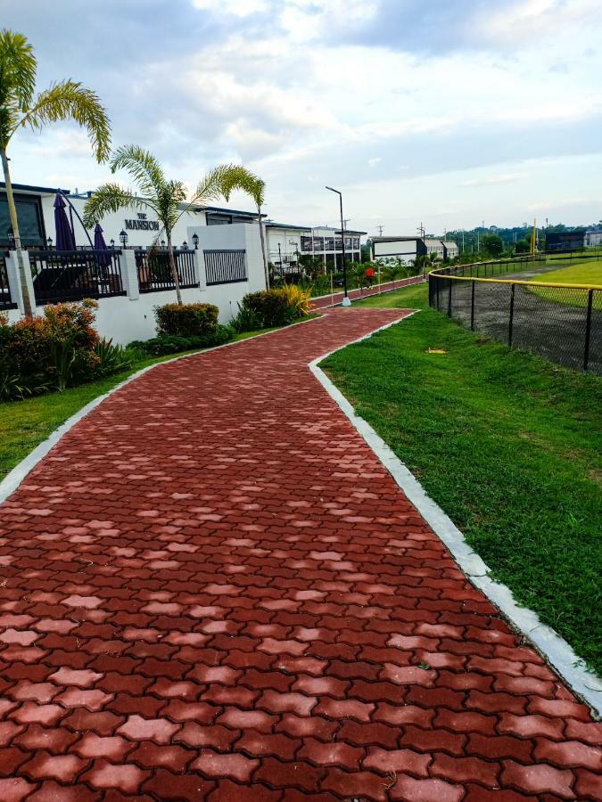 The Mansion Hotel Mabalacat Exterior photo